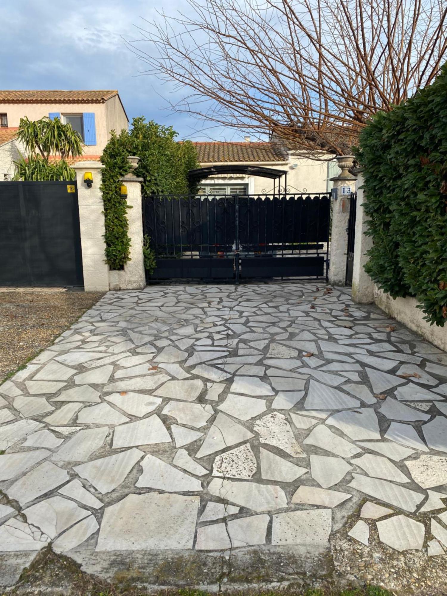 Maison Dans Village Calme Arles Eksteriør bilde