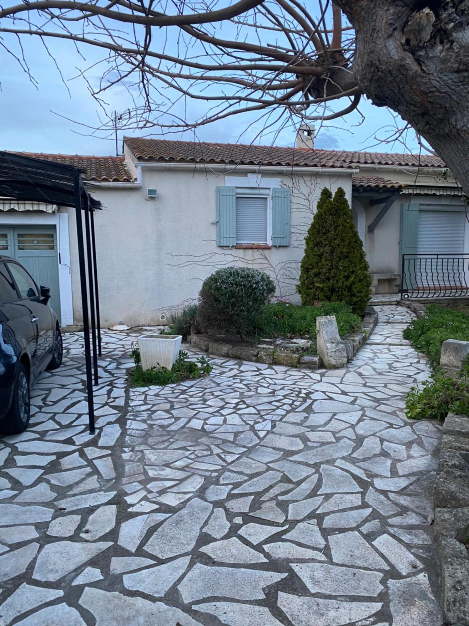 Maison Dans Village Calme Arles Eksteriør bilde